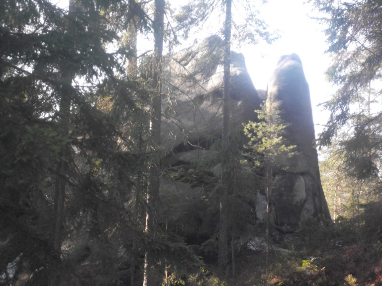 When I lived in Wrocław, I went on a day trip with friends that included the Adršpach-Teplice Rocks. They cover 17 square kilometers in the Czech Republic, close to the Polish border. By car, it's less than 2 hours from Wrocław, 2.5 hours from Prague, and 4.5 hours from Leipzig. It was a splendidly sunny day, which helped imprint the experience in my memory. The weather made the unusual, fantastic shapes of the sandstone rocks perfectly crisp. https://leipglo.com