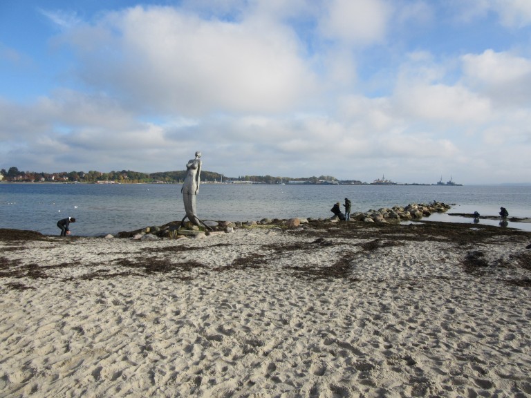 Beach walk in Eckernförde. Photo: Maximilian Georg