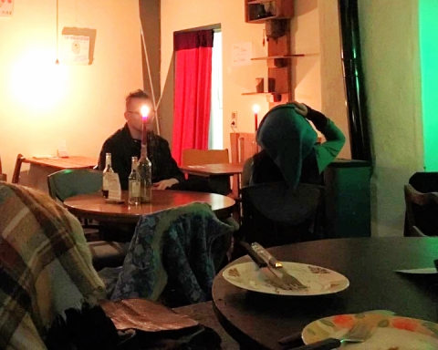 An evening at Pizza LAB in Leipzig Lindenau - like a house party. Photo: Tayyibe Armagan