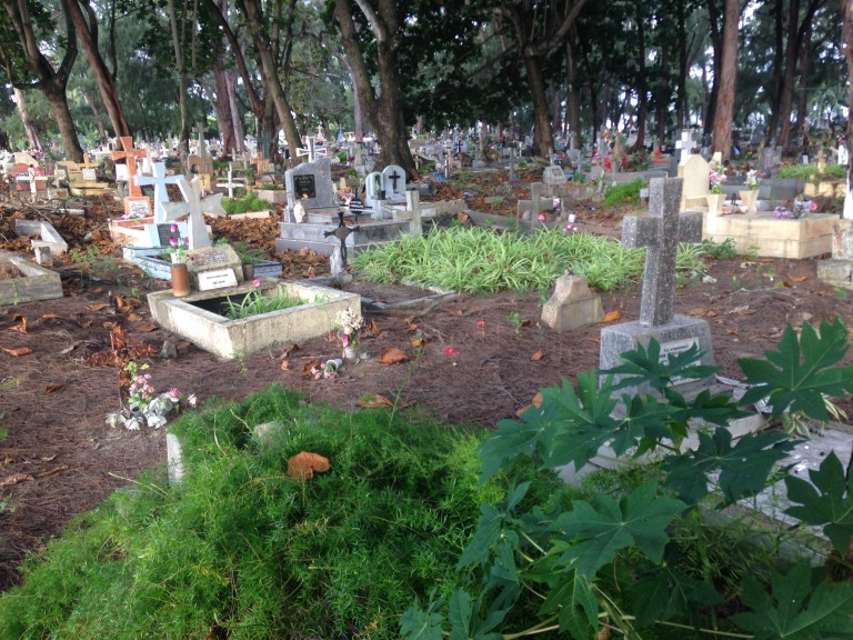 Cemetery in the Trou D'Eau Douce, Mauritius, area. (Photo: Ana Ribeiro)