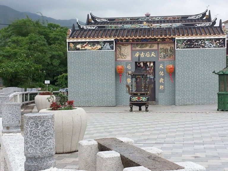 This pretty little temple in Hong Kong came as a welcome surprise to the curious but jaded tourist. (Photo: Helena Flam)