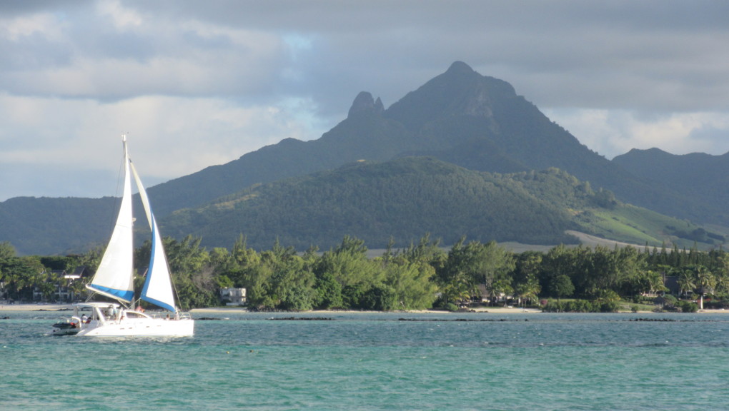 Bay in Trou d'Eau Douce, Mauritius. (Photo: Maximilian Georg)