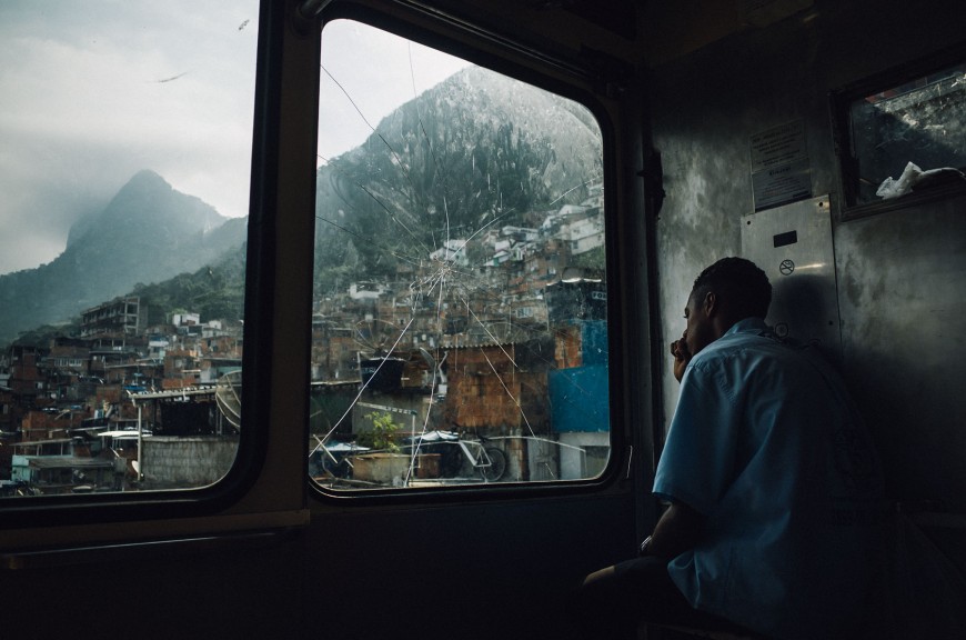 A man working in the favela. (Photo: Kay Fochtmann)