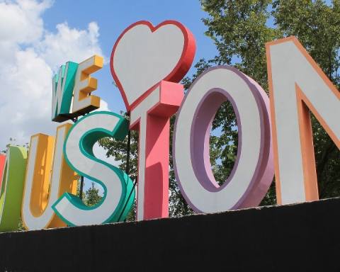 We "heart" Houston sculpture. (Photo: public domain)