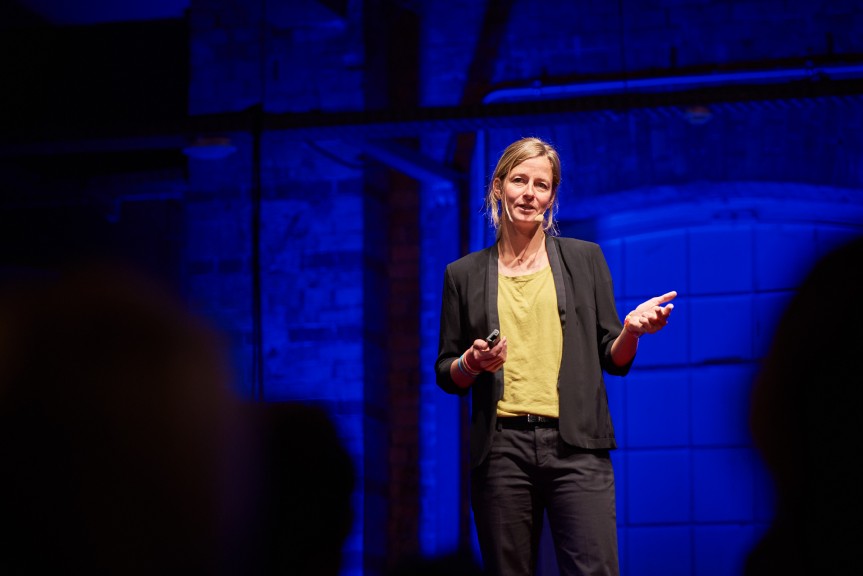 Anne-Marie Flammersfeld speaking at TEDxHHL, 19 October, 2017. (Photo © Daniel Reiche: https://www.danielreiche.de)