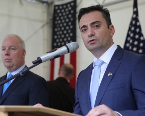 US CG Timothy Eydelnant and Berlin-based Chargé D'Affaires Kent Logsdon. (Photo courtesy of US State Department)