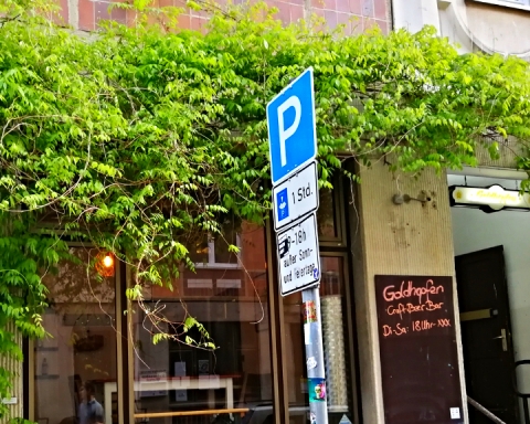 Goldhopfen façade. (Photo © Chrissy Orlowski)