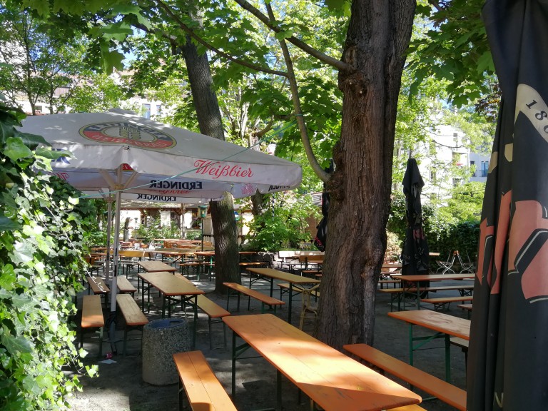 Gosenschenken Biergarten in Gohlis. Photo © Chrissy Orlowski