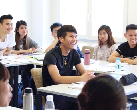 Young Vietnamese students finishing their five-month course at inlingua, August 2018. (Photo by Sarah Alai / LeipGlo)