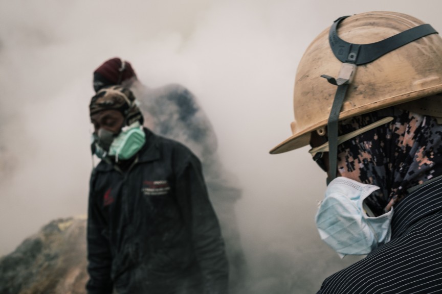 Sulfur gas is harmful and requires the use of masks around it. (Photo © Sebastian Jacobitz)