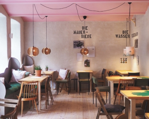 Café Oink. (Photo © Lisa Striegler)