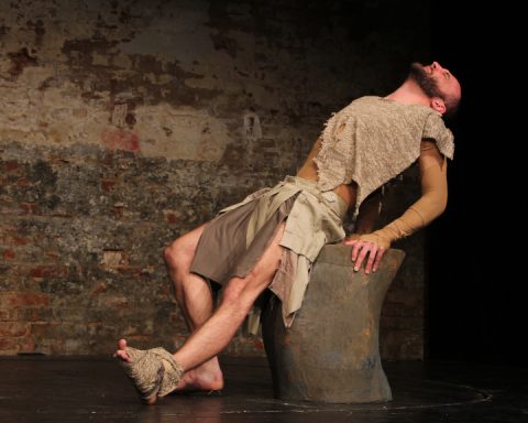 Felix Kerkhoff compels as Philoctetes. Image by Sira Bitan, courtesy of ETL.
