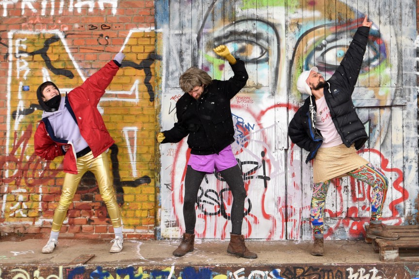 Trio dancing, Polyrhythms, Group dancing, Photo by Kay Kölzig, @kaycosinus