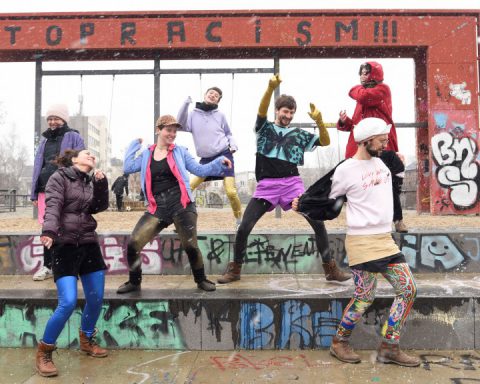 Group dancing, Photo by Kay Kölzig, @kaycosinus