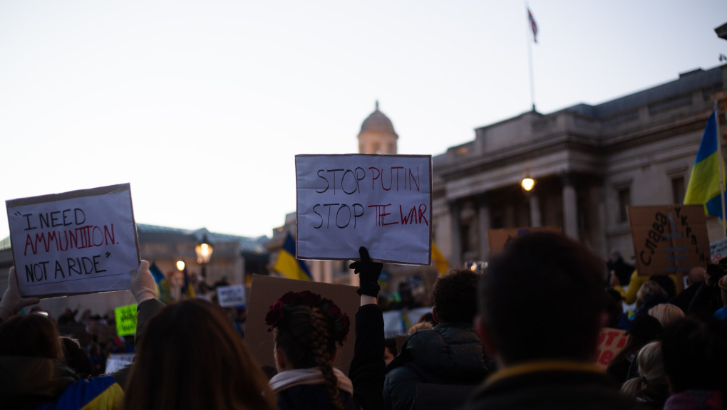 Stop Putin sign