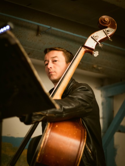 Male cellist