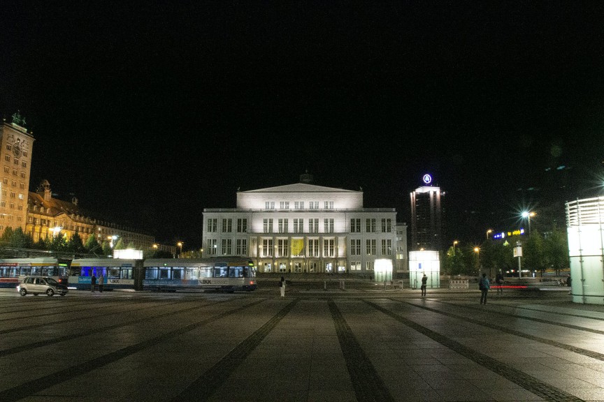 the frontage of the leipzig opera house